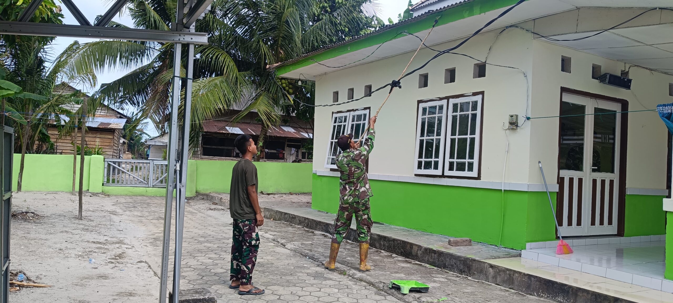 Satgas TMMD Ke 127 Kodim 0432/Basel Kebut Rehab Mushola di Pulau Lepar Toboali