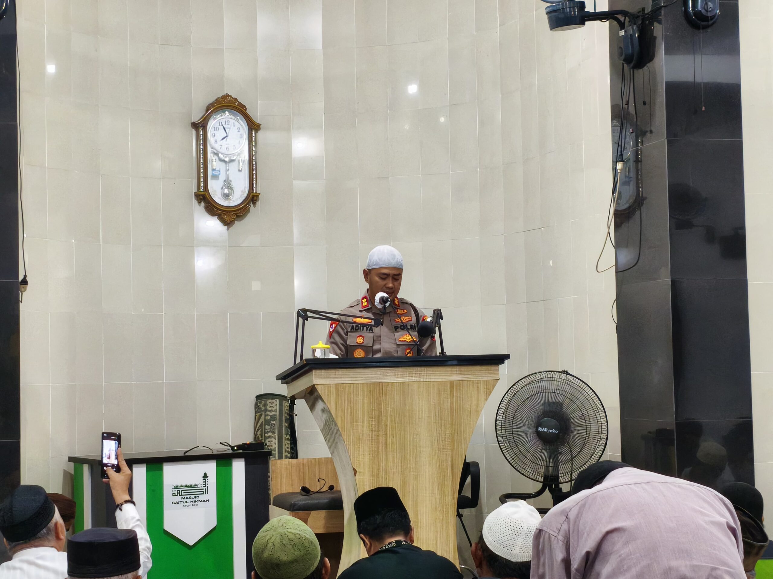 Kapolres Bangka Barat Tekankan Larangan Perang Sarung dan Balap Liar Saat Kultum Ramadhan di Mentok