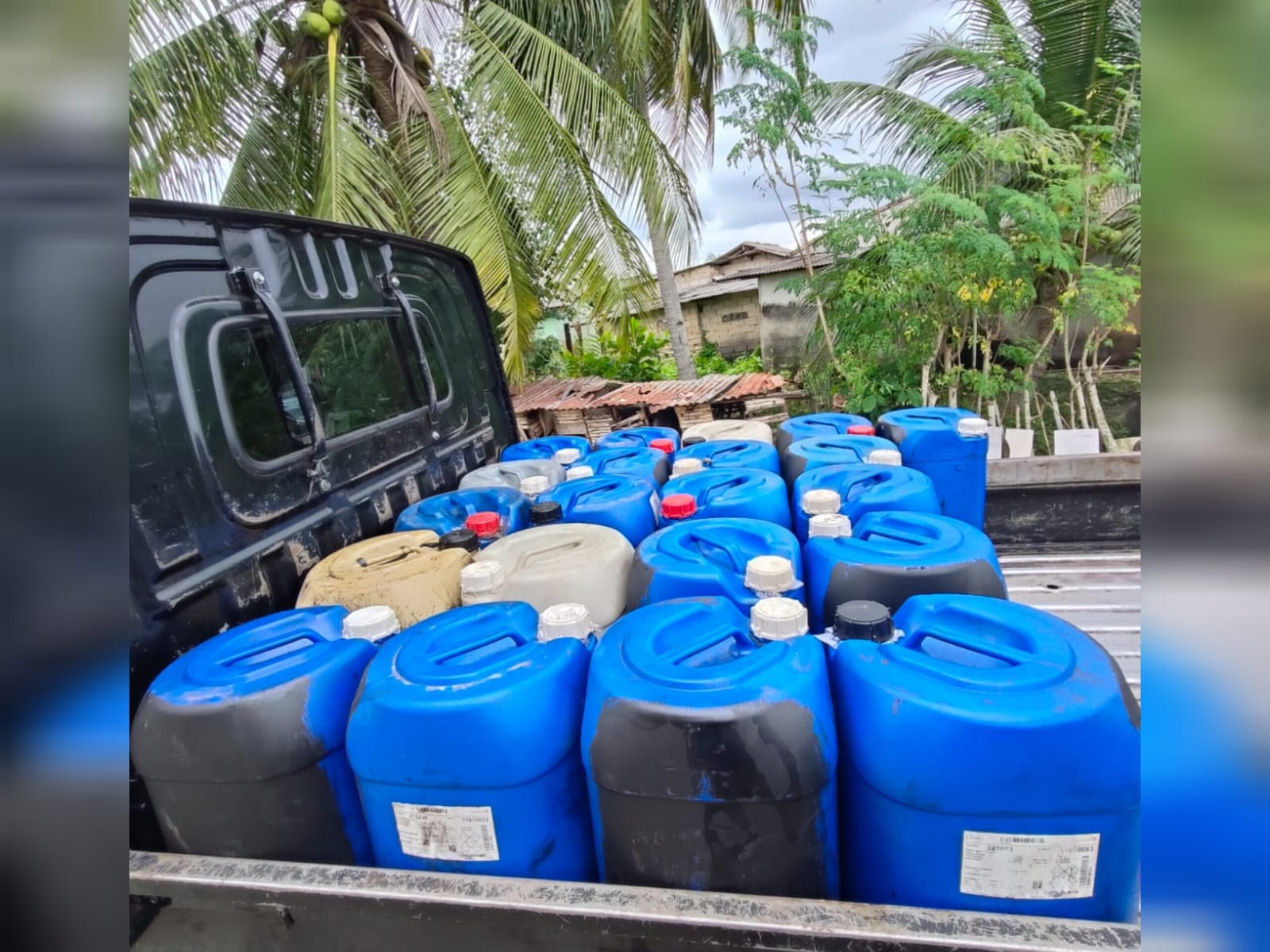 Polda Babel Gerebek Gudang Penimbunan BBM Subsidi Di Pangkalpinang, Ribuan Liter Solar Disita