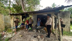 Polsek Simpang Teritip Polres Bangka Barat Berikan Himbauan Larangan Aktivitas Tambang di Aliran Sungai Desa Berang Simpang Teritip