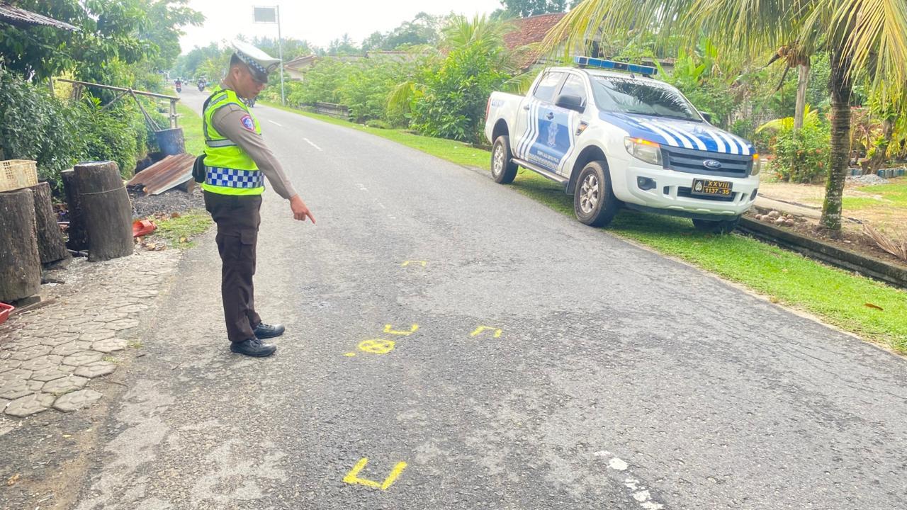 Polres Bangka Barat Tangani Cepat Kecelakaan Dua Sepeda Motor di Keranggan Mentok
