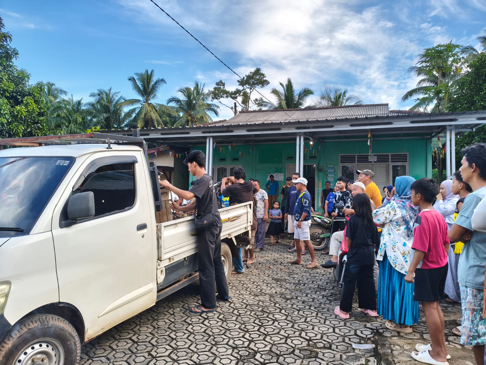 Polsek Tempilang Polres Bangka Barat Gerak Cepat Amankan Pelaku Pencurian Sawit yang Diamankan Warga