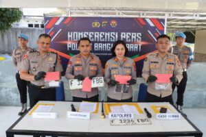 Polres Bangka Barat Gagalkan Penyelundupan Pasir Timah Ke Sumsel Di Pelabuhan Tanjung Kalian