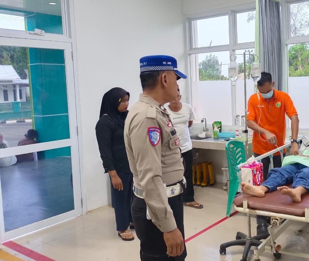 Polres Bangka Barat Tangani Kecelakaan Innova Vs Motor di Jalan Nasional, 2 Korban Dirujuk ke RS