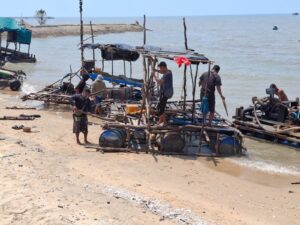 Satpolairud Polres Bangka Barat Bongkar 4 Ponton, Pemilik Diminta Tak Ulangi Aktivitas Tambang