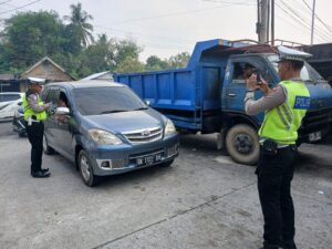Polres Bangka Barat Tertibkan Kendaraan Pakai Plat Palsu, Warga Diingatkan Tak Salahgunakan BBM