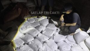 Timah Disamarkan Jadi Muatan Sagu! 39 Kampil Dibongkar Satlap Tri Cakti di Pangkalpinang