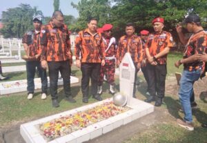 Tabur Bunga dan Doa untuk Pahlawan, Pemuda Pancasila Pekanbaru Teguhkan Semangat Kebangsaan